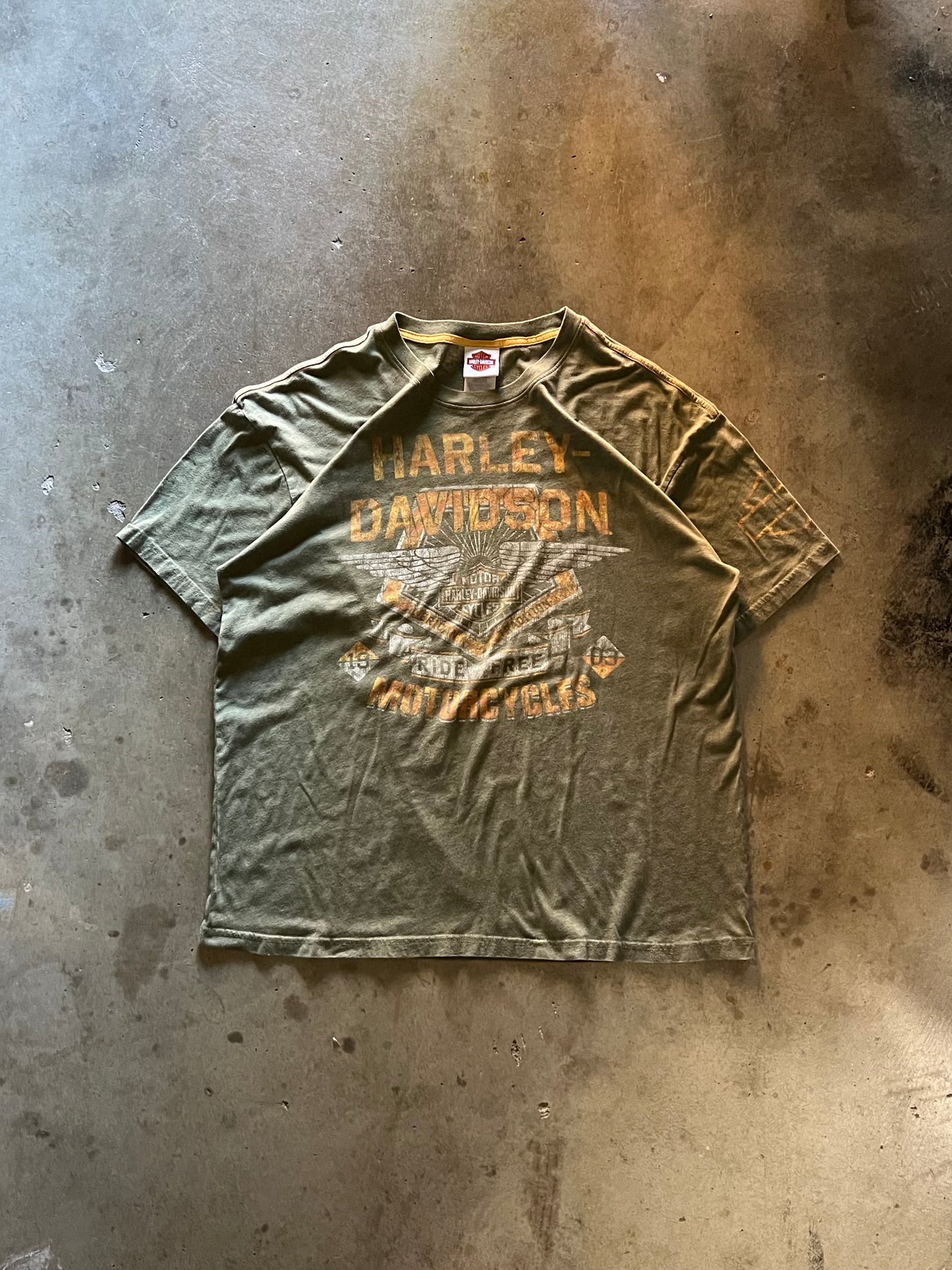 Harley Davidson Shirt - XL