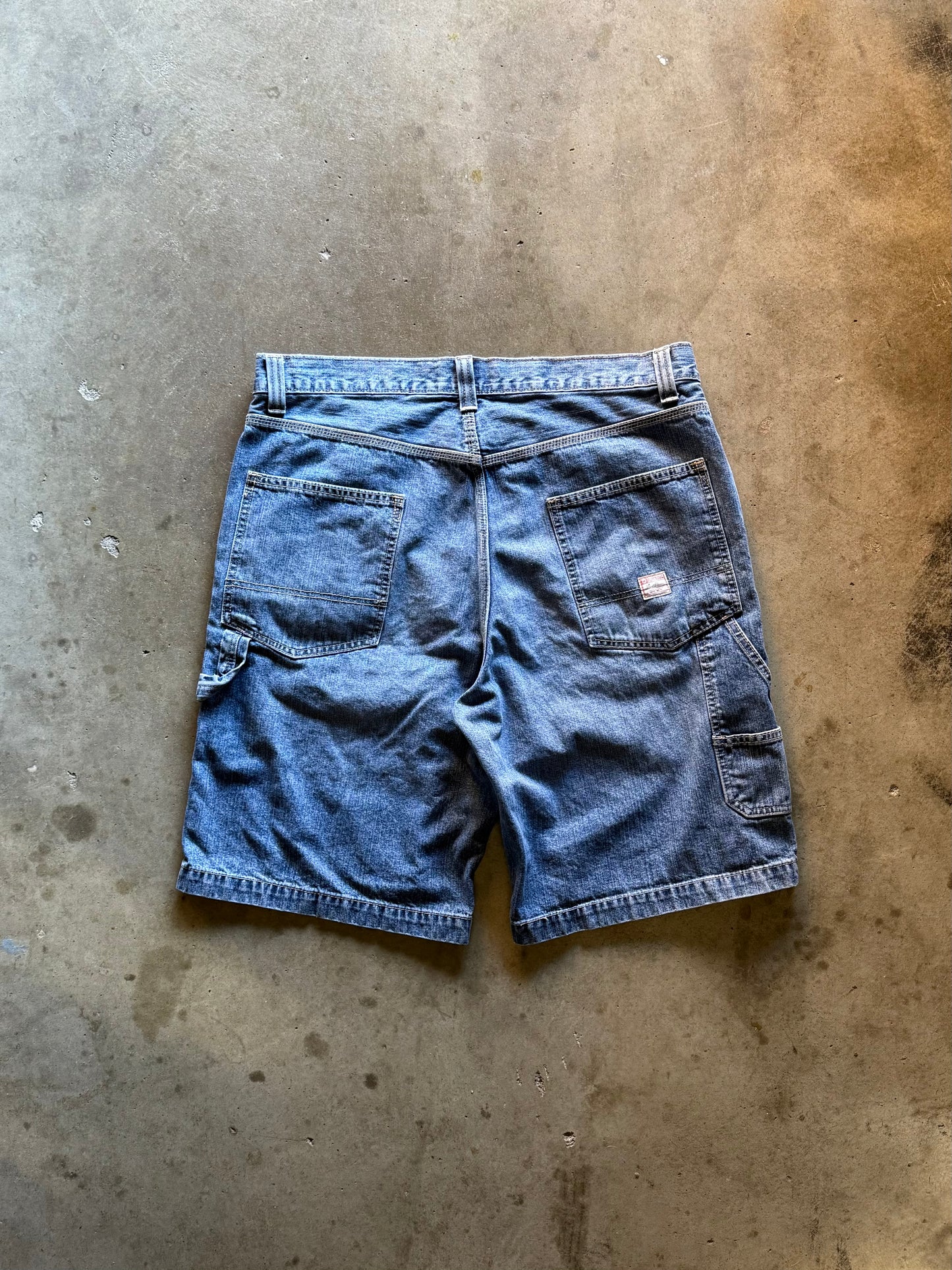 Levi Shorts - 38