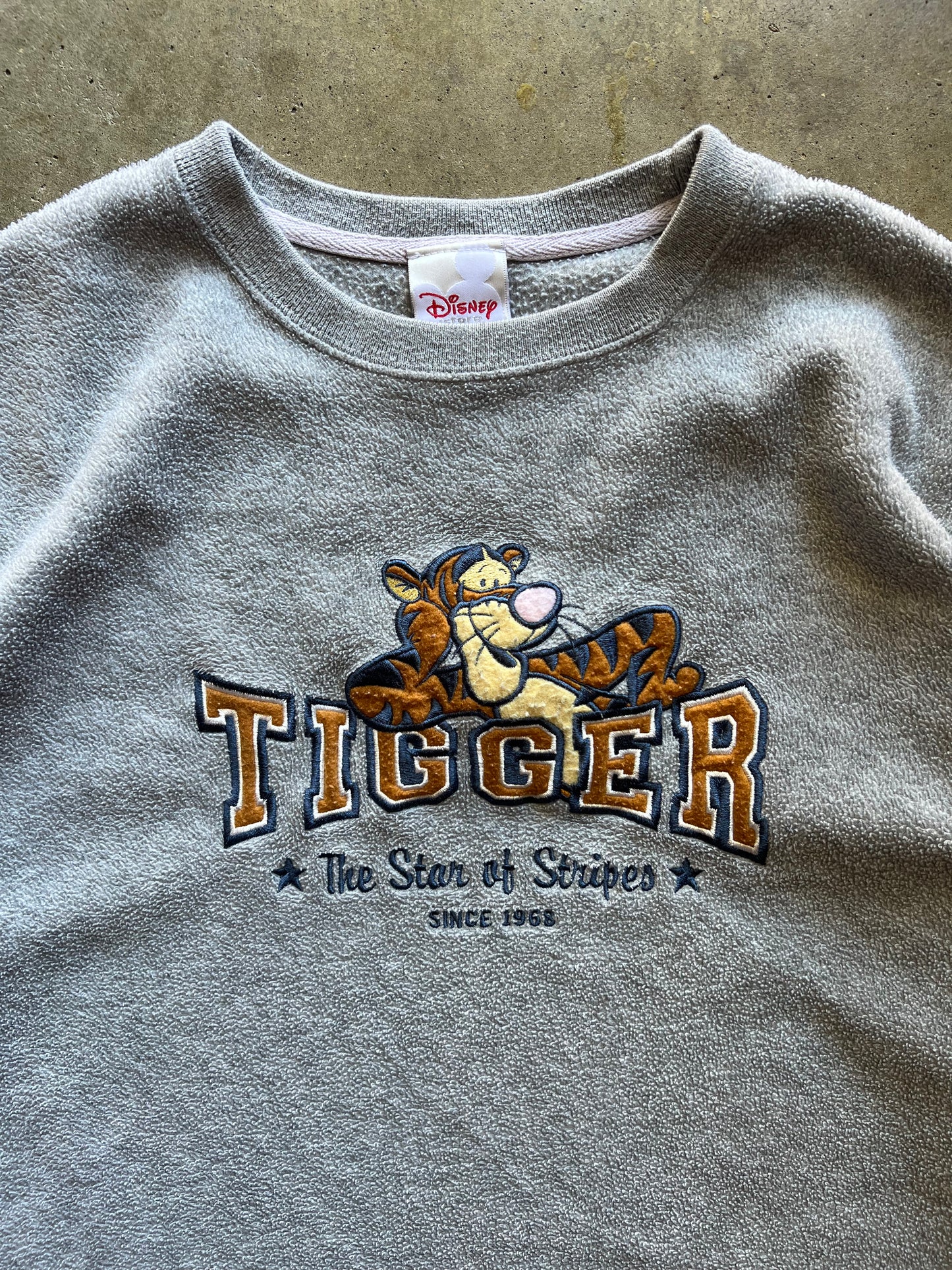 Tigger Grey Crewneck - L